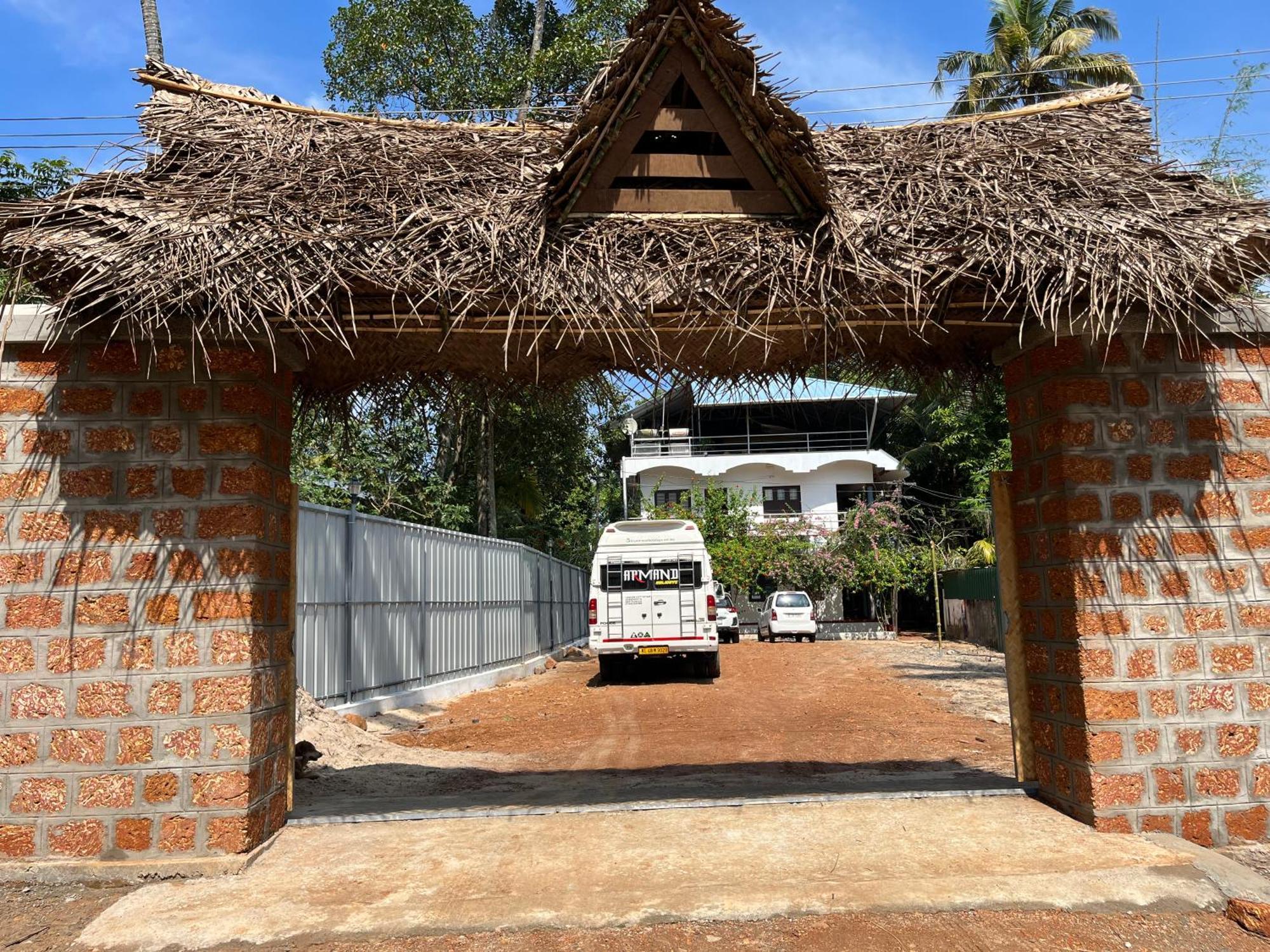 Marari Beach Villas Марарикулам Экстерьер фото